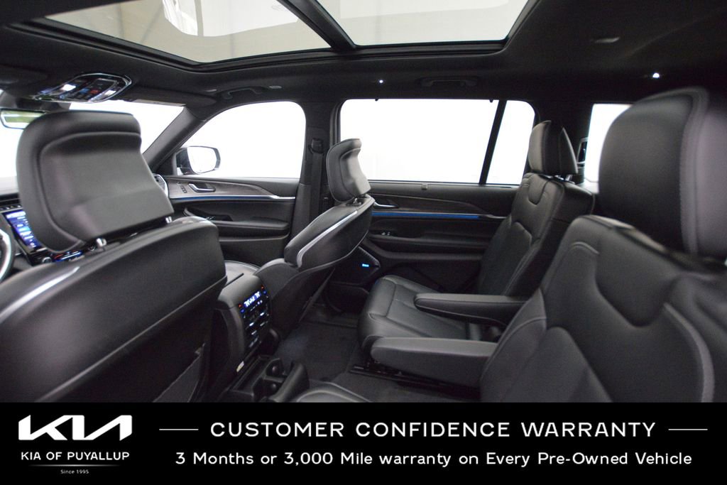 Used 2021 Jeep Grand Cherokee L Overland w/ Luxury Tech Group IV image 12