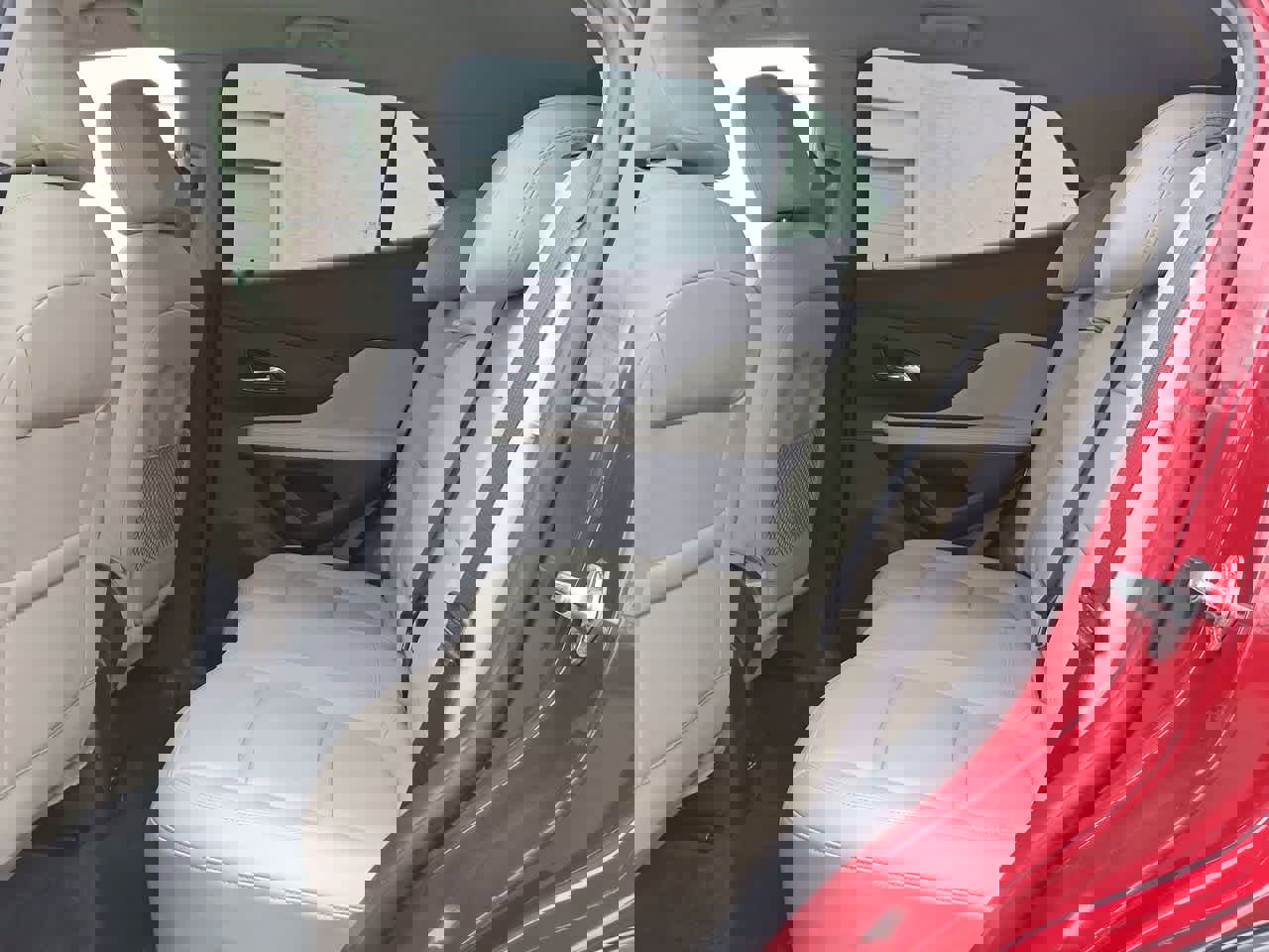 Used 2019 Buick Encore Essence image 26