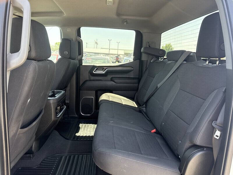 Used 2023 Chevrolet Silverado 1500 RST AWD/4WD image 19
