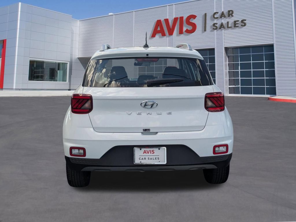 Used 2025 Hyundai Venue SEL FWD image 7