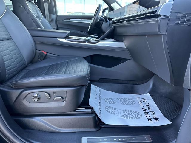 Certified 2025 Cadillac Escalade ESV Premium Luxury Platinum w/ LPO, Floor Liner Package image 19