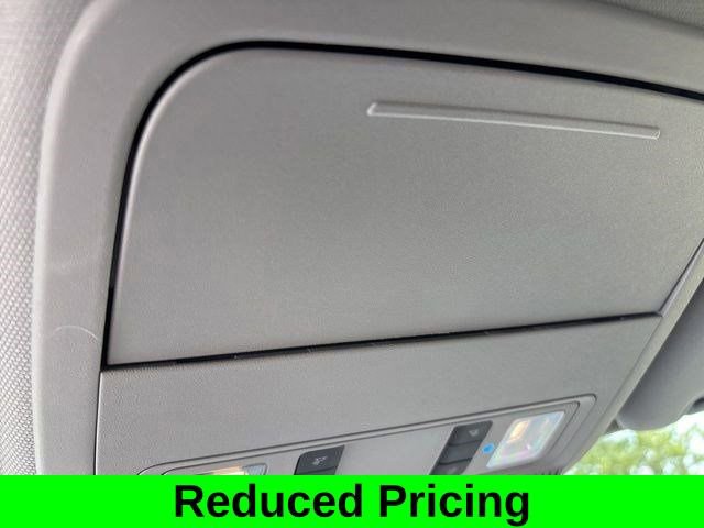 Used 2023 Ford Explorer XLT image 30