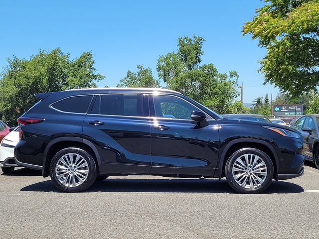 Certified 2024 Toyota Highlander Platinum AWD/4WD image 5