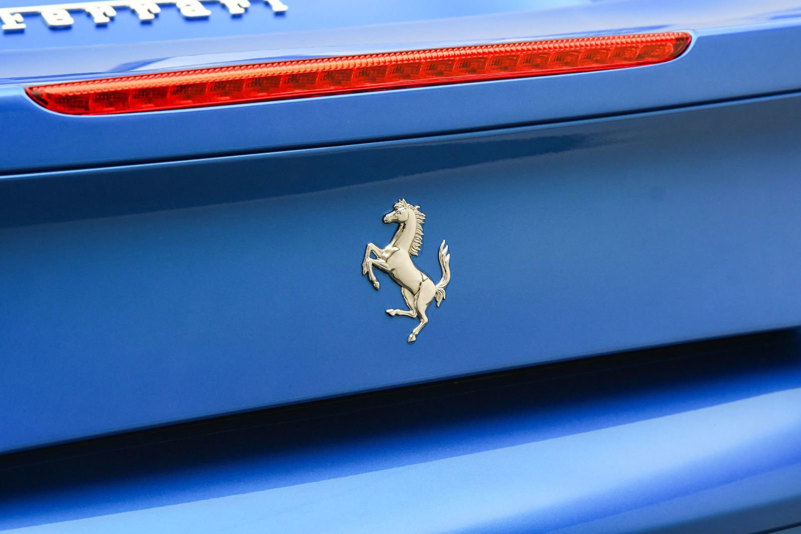 Used 2018 Ferrari 488 Spider Blu Corsa image 22