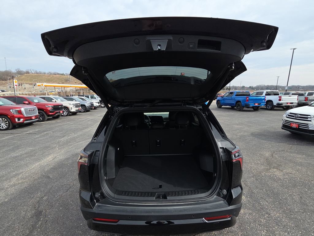 New 2026 Chevrolet Equinox RS w/ Convenience Package III FWD image 31