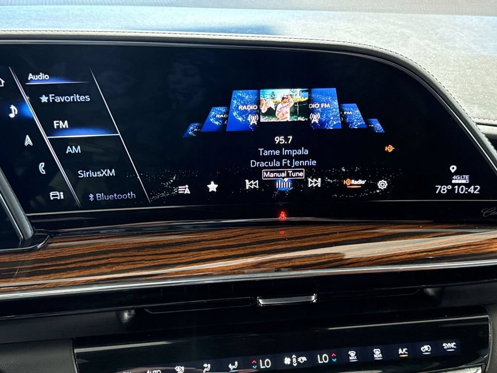 Used 2021 Cadillac Escalade ESV Premium Luxury w/ Driver Assist Tech Package AWD/4WD image 24