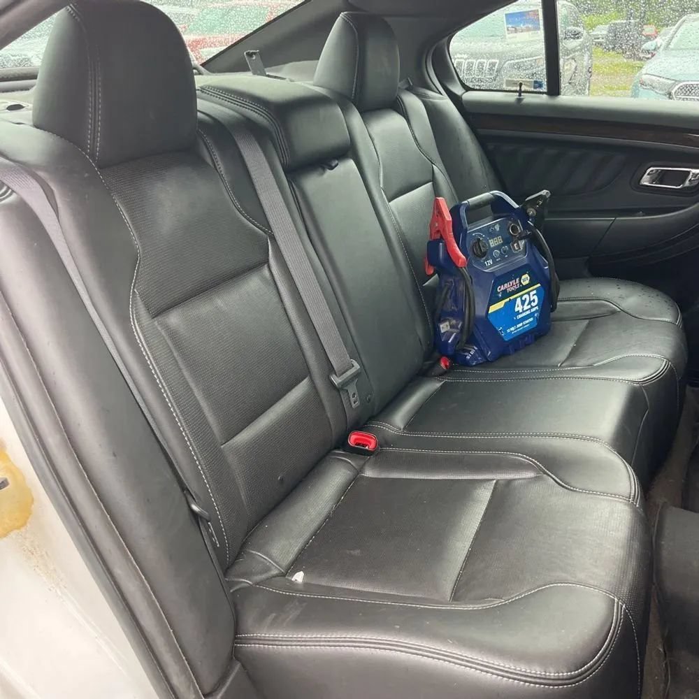Used 2013 Ford Taurus Limited AWD/4WD image 24