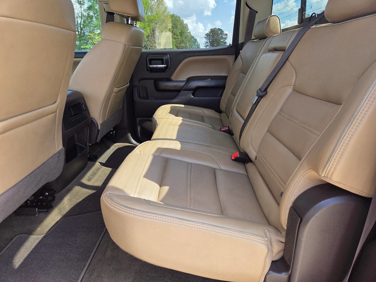 Used 2017 GMC Sierra 2500 Denali w/ Suspension Package, Off-Road image 11