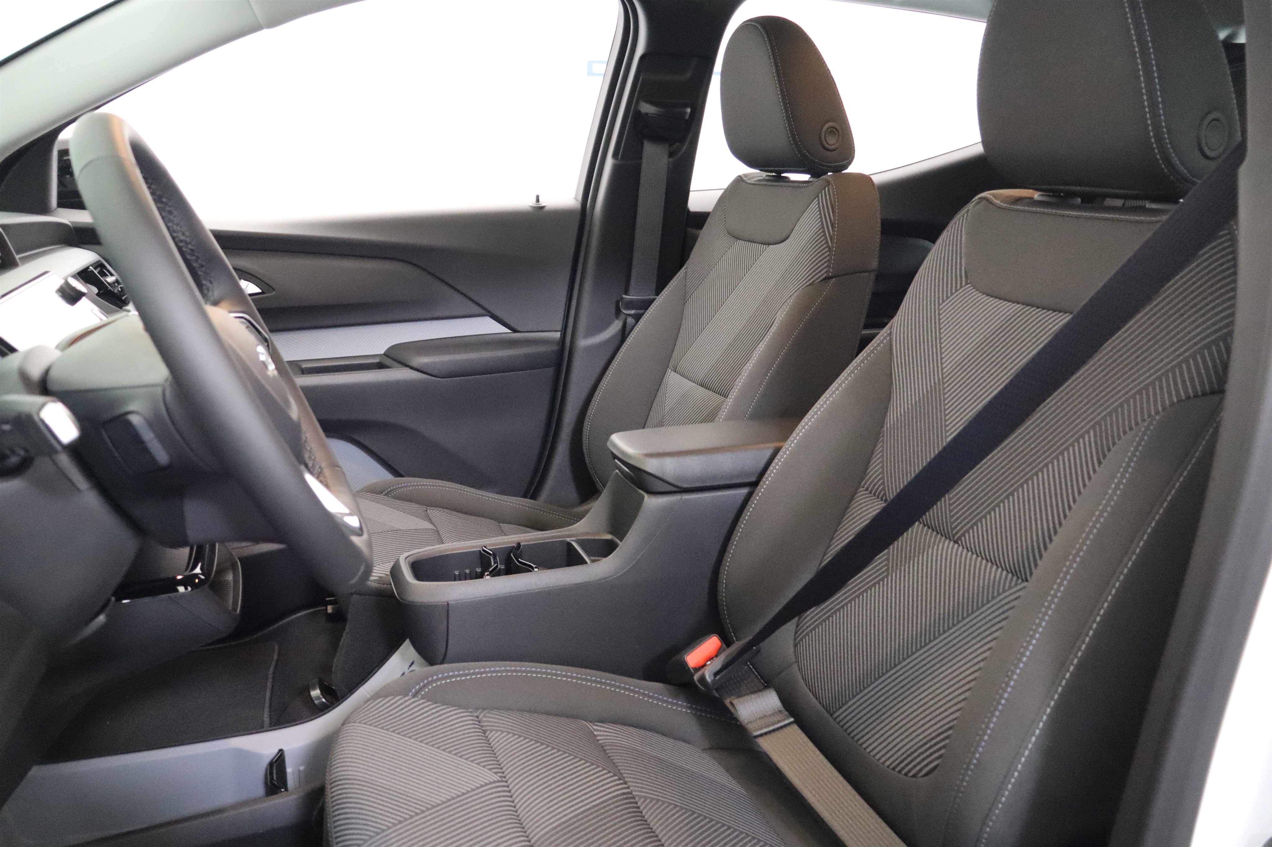 New 2027 Chevrolet Bolt LT w/ Comfort Package image 23