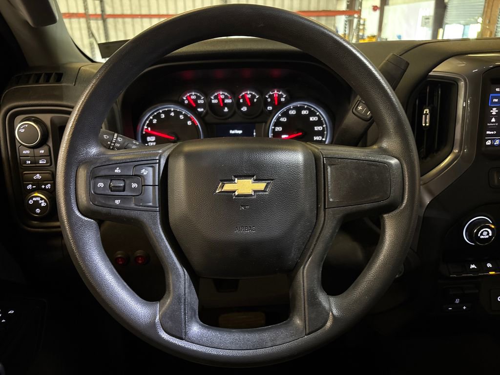 Used 2023 Chevrolet Silverado 1500 Custom image 14