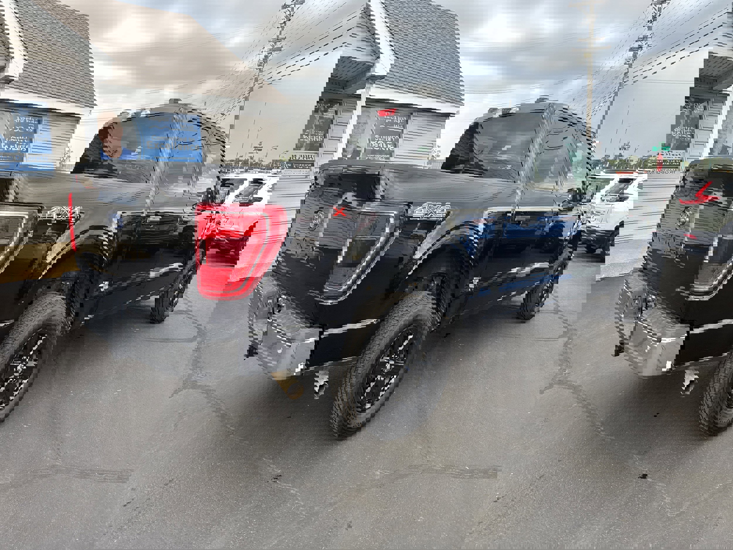 Used 2021 Ford F150 XLT w/ Equipment Group 301A Mid image 4