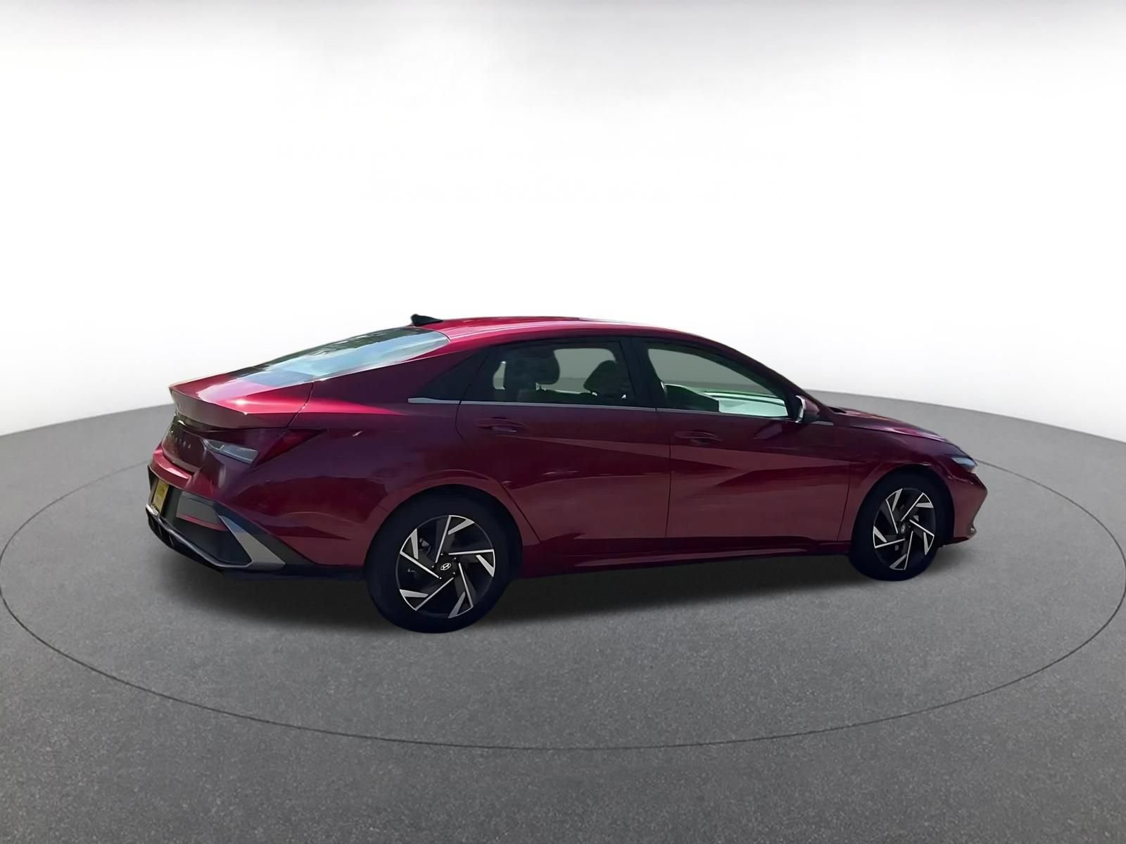 Used 2025 Hyundai Elantra SEL FWD image 14
