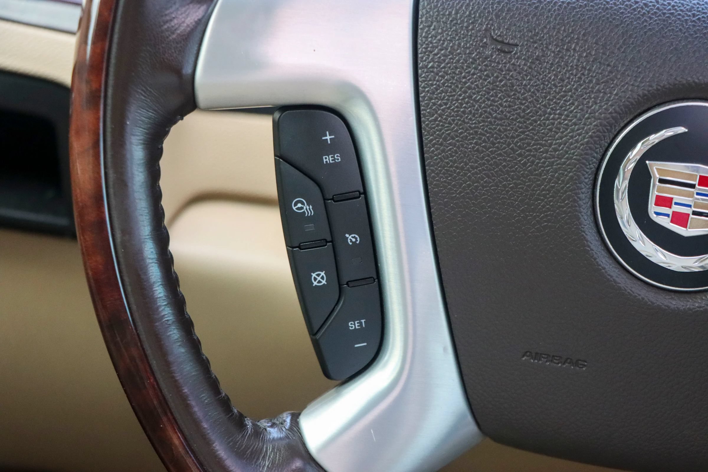 Used 2014 Cadillac Escalade Premium RWD image 33