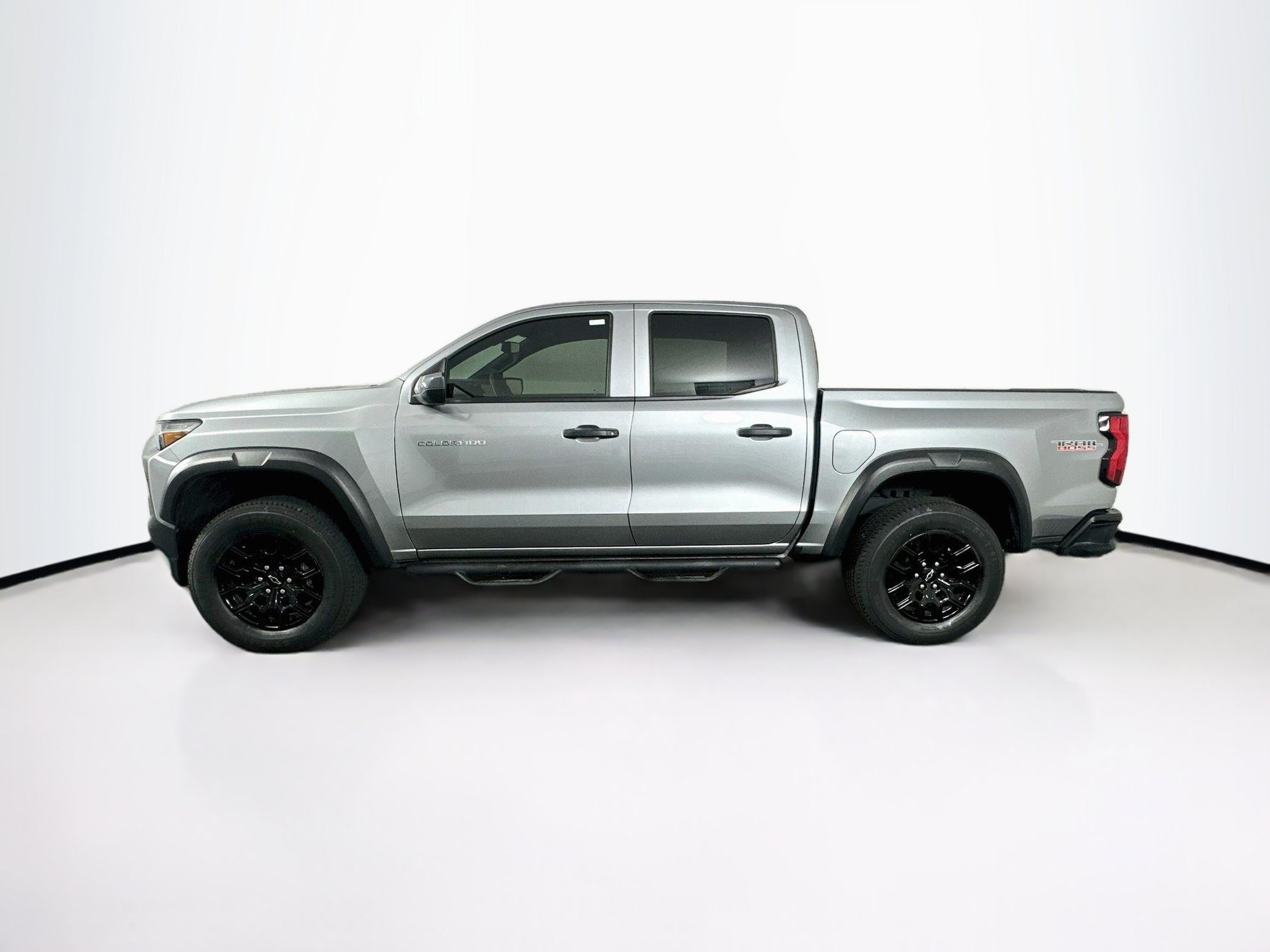 Used 2025 Chevrolet Colorado Trail Boss AWD/4WD image 4
