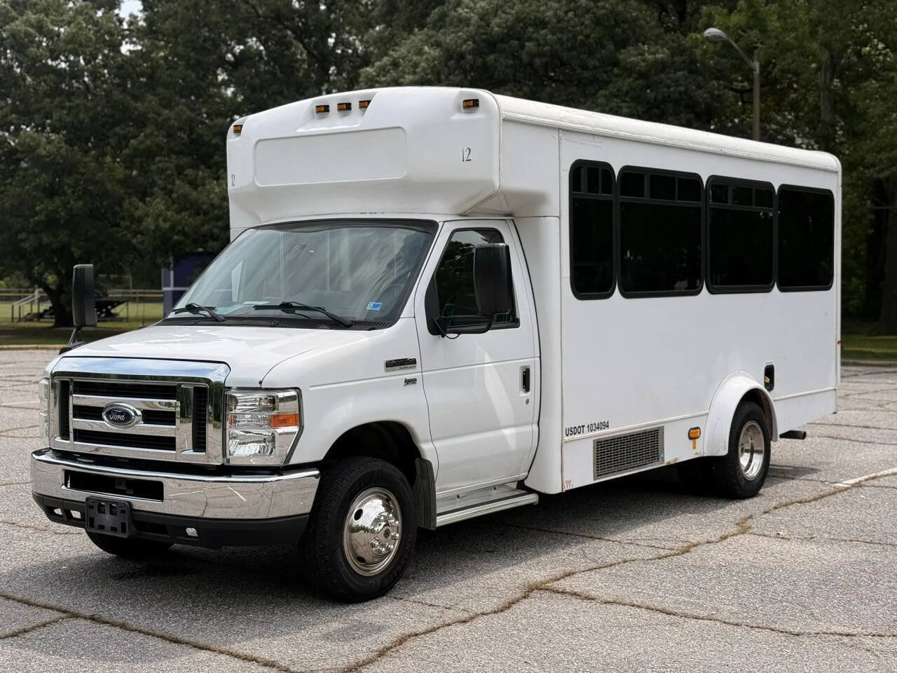 Used 2015 Ford E-350 and Econoline 350 Super Duty RWD image 1