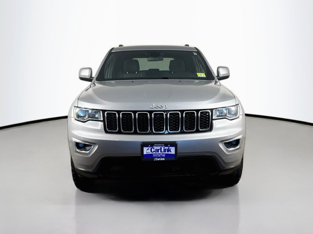 Used 2019 Jeep Grand Cherokee Laredo AWD/4WD image 2