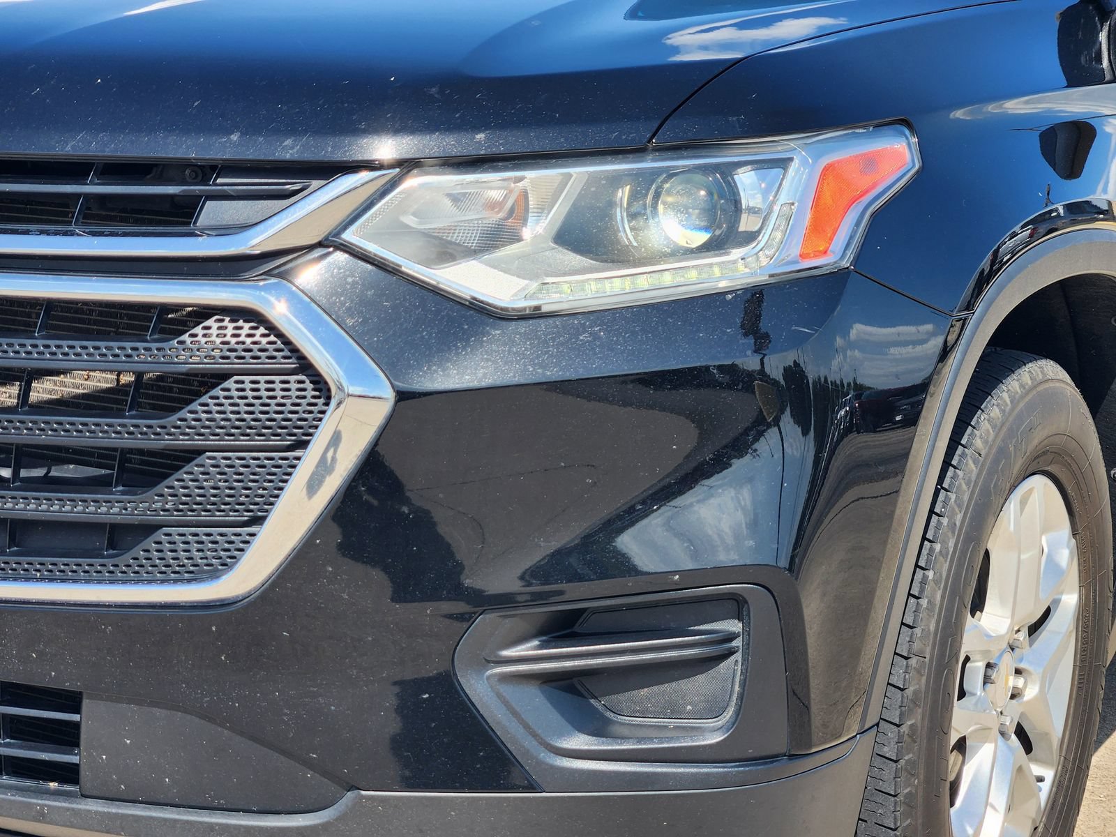 Used 2021 Chevrolet Traverse LS w/ LPO, Floor Liner Package FWD image 10