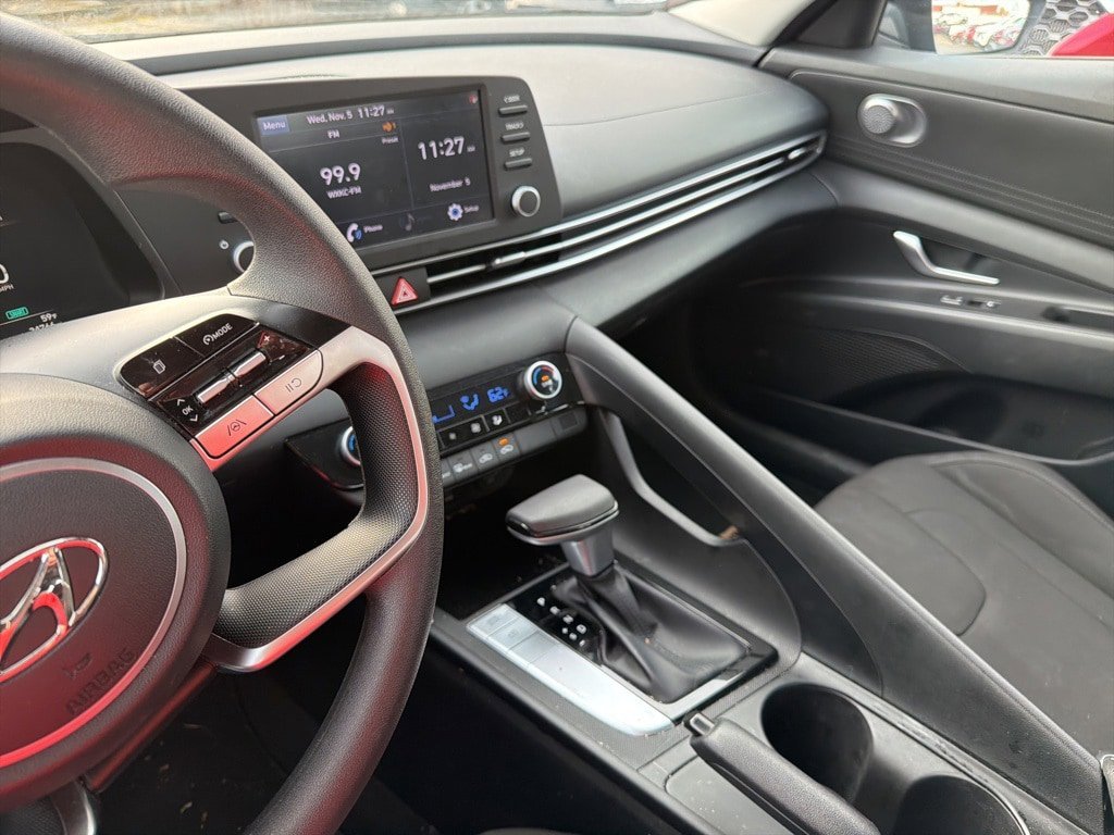 Certified 2022 Hyundai Elantra SEL FWD image 25