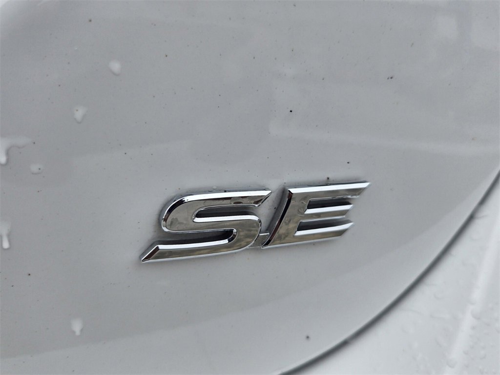 Used 2024 Toyota Camry SE image 14