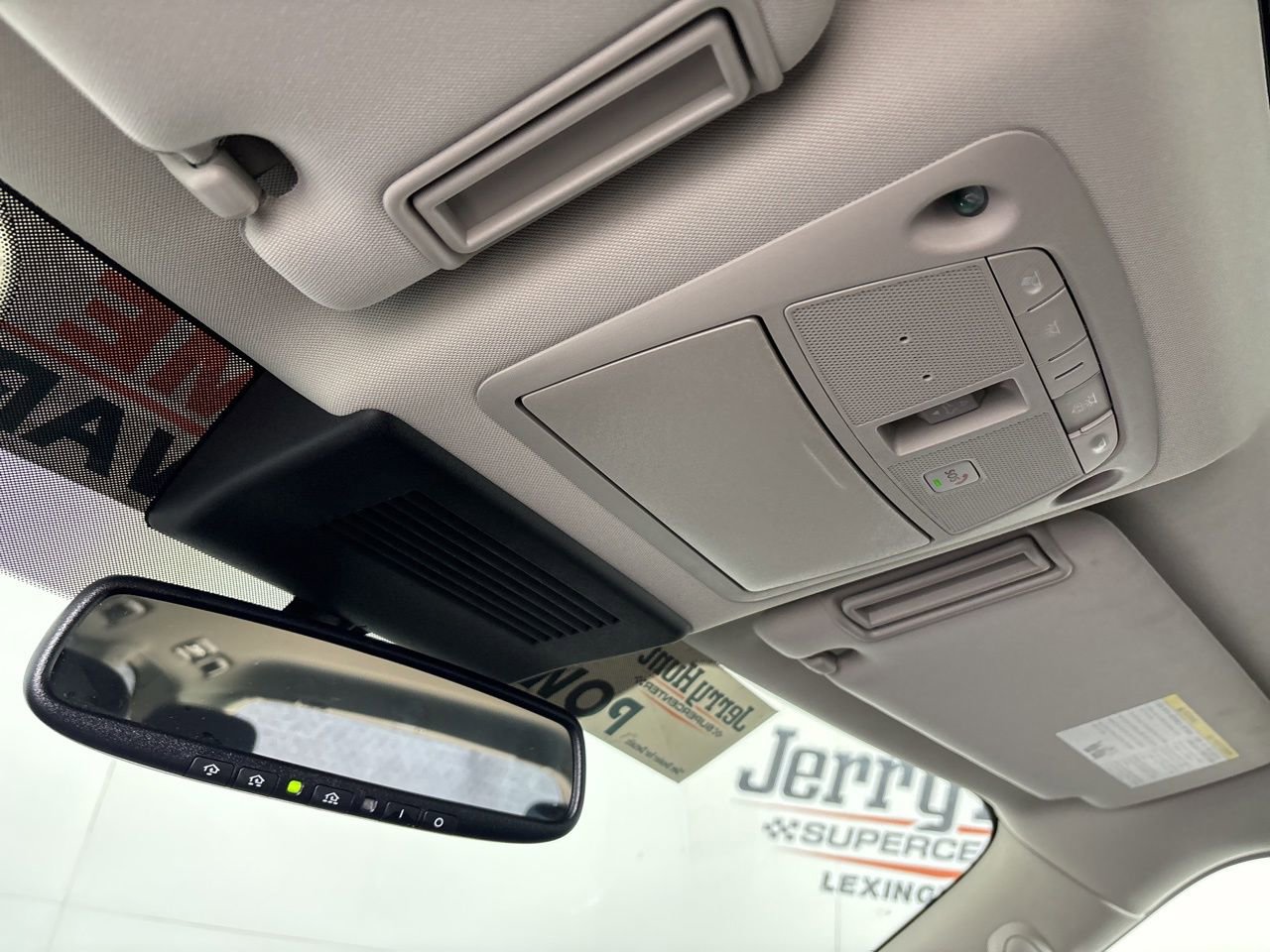 Used 2024 Nissan Armada SL w/ Captain's Chairs Package image 24