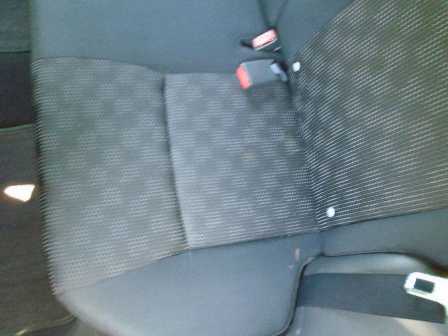 Used 2009 Pontiac Vibe w/ Preferred Package FWD image 16