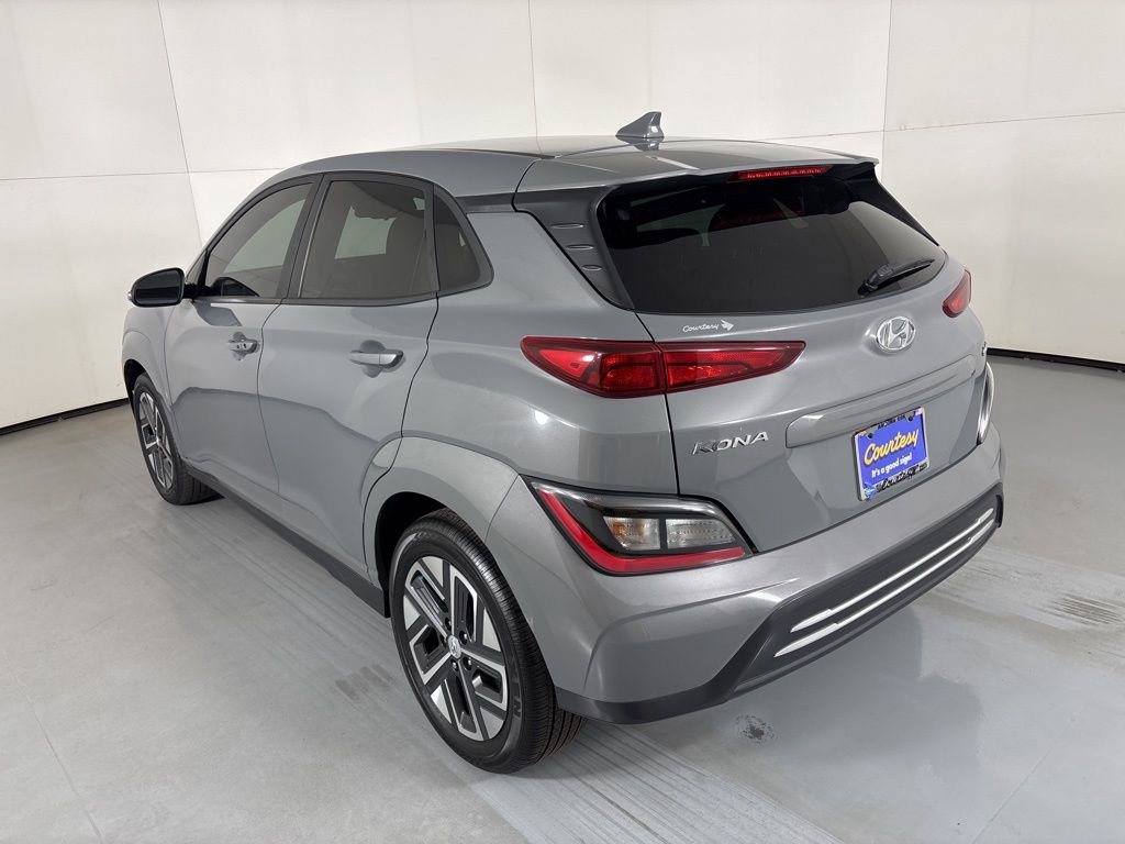 Used 2023 Hyundai Kona SE w/ Cargo Package image 7