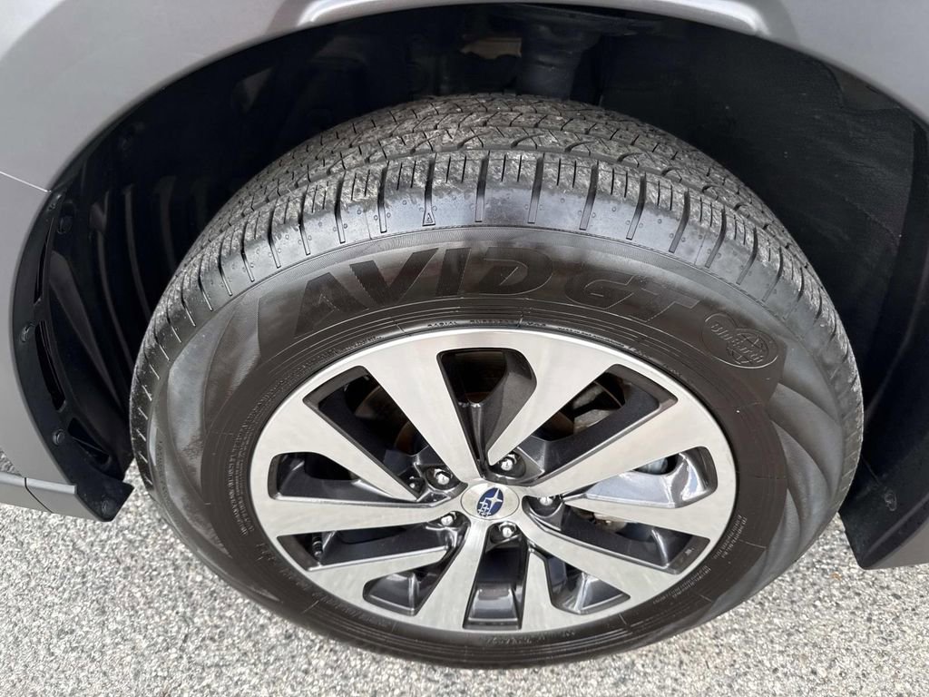 Certified 2025 Subaru Outback Premium AWD/4WD image 10