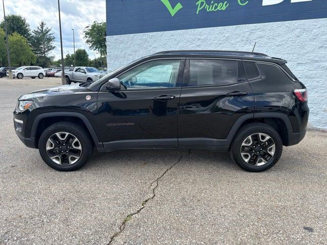 Used 2018 Jeep Compass Trailhawk w/ Leather Interior Group AWD/4WD image 2