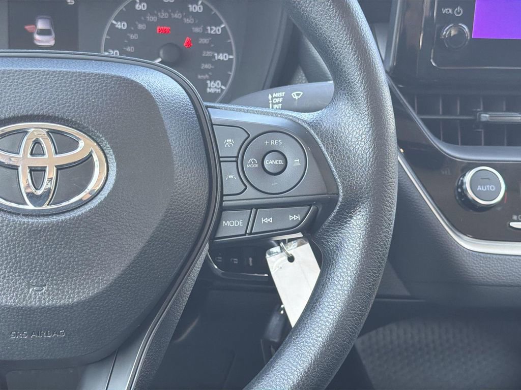 Used 2025 Toyota Corolla LE image 9