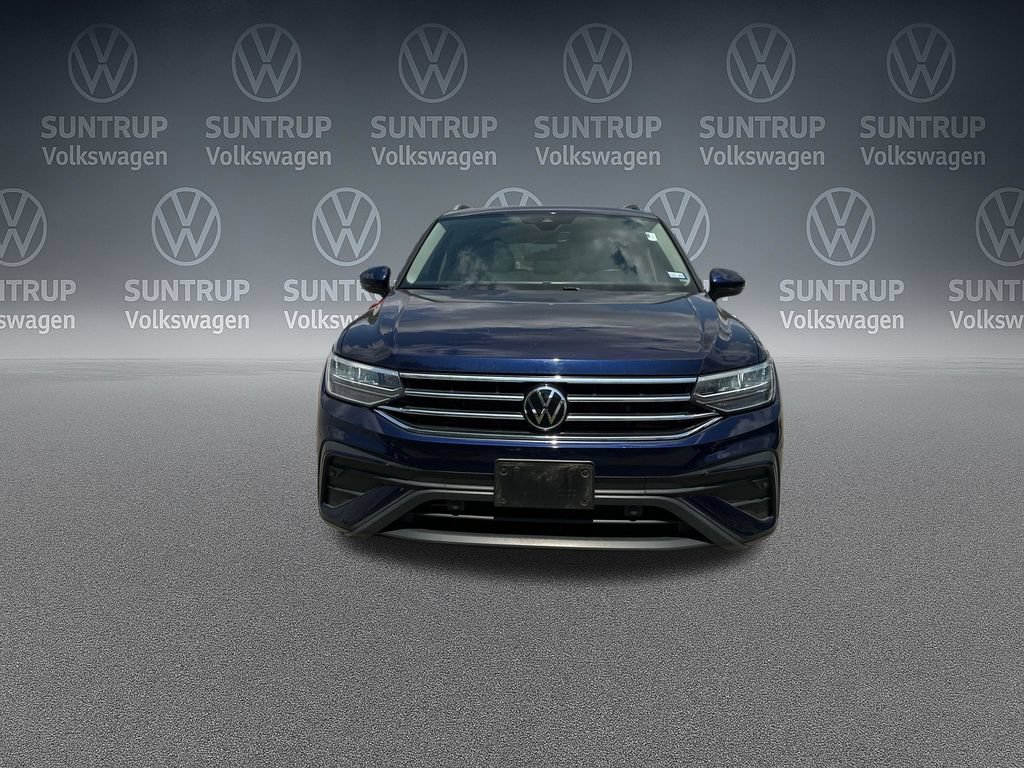 Used 2023 Volkswagen Tiguan SE w/ Panoramic Sunroof Package FWD image 11