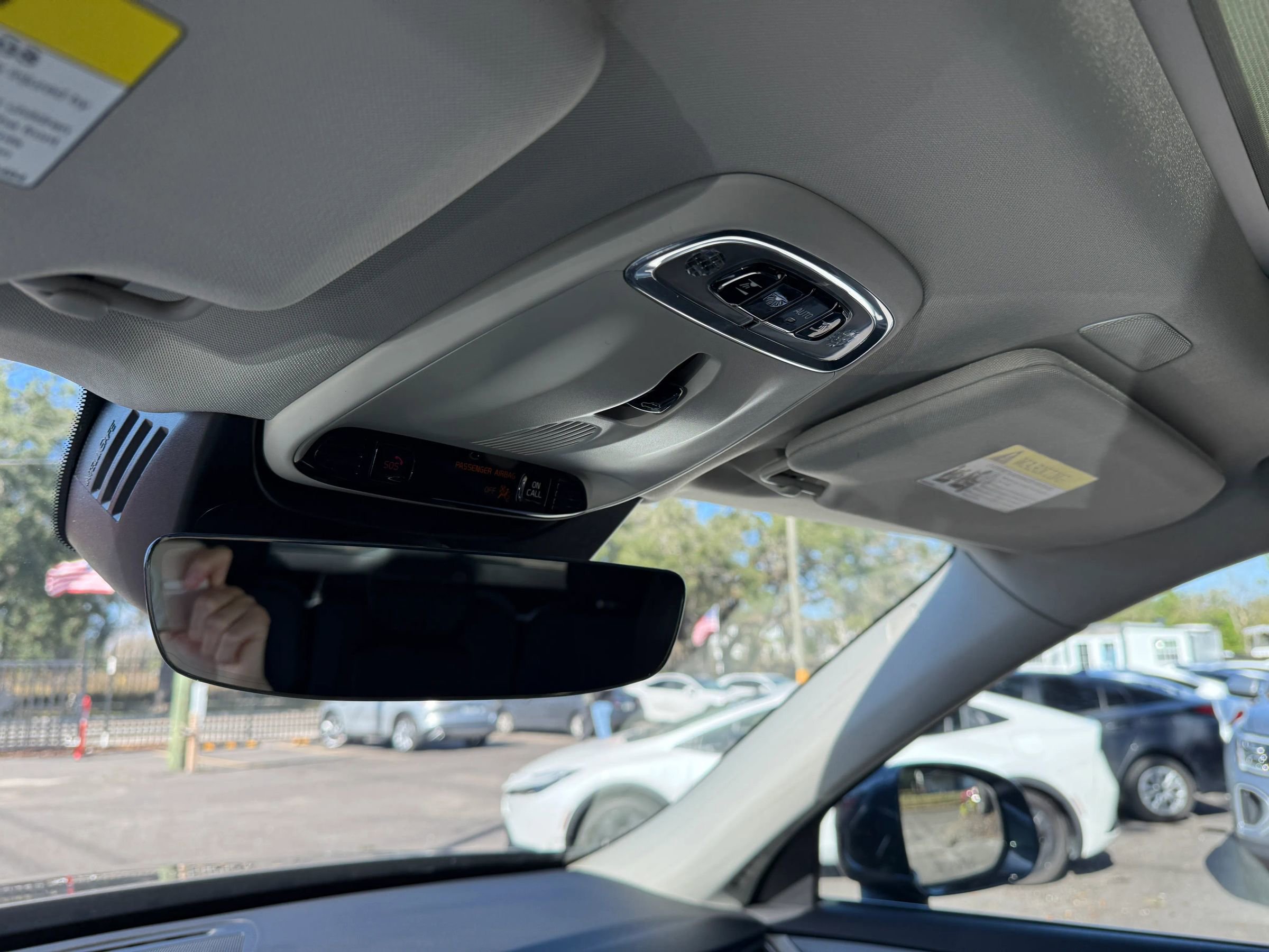 Used 2022 Volvo XC90 T5 Momentum w/ Climate Package image 18