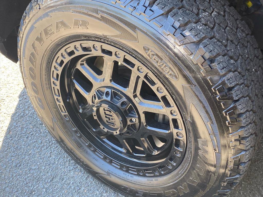Used 2023 GMC Sierra 1500 AT4 w/ AT4 Premium Package AWD/4WD image 28