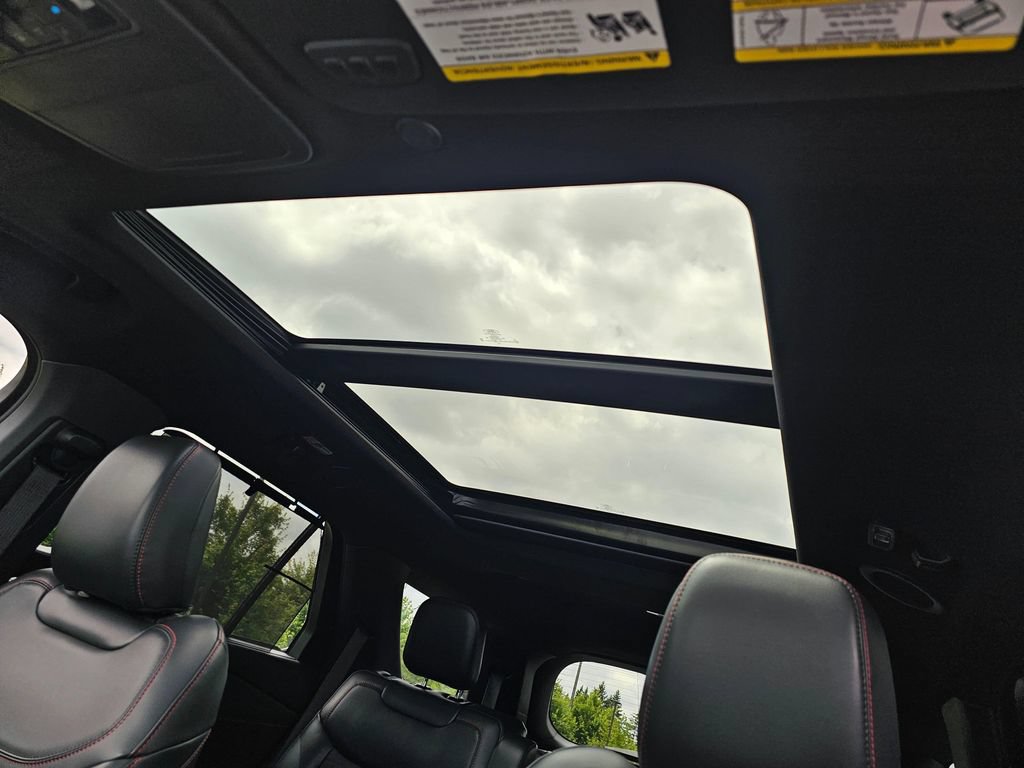 Used 2025 Ford Explorer ST-Line w/ Premium Package AWD/4WD image 24