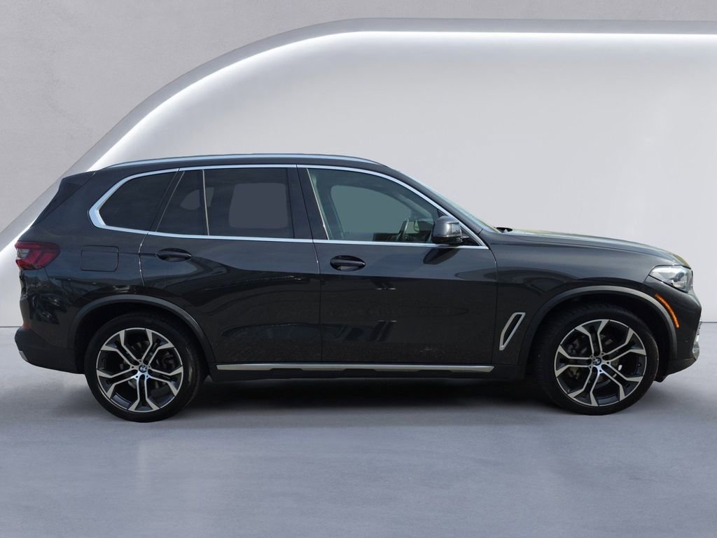 Used 2023 BMW X5 sDrive40i w/ Premium Package image 3