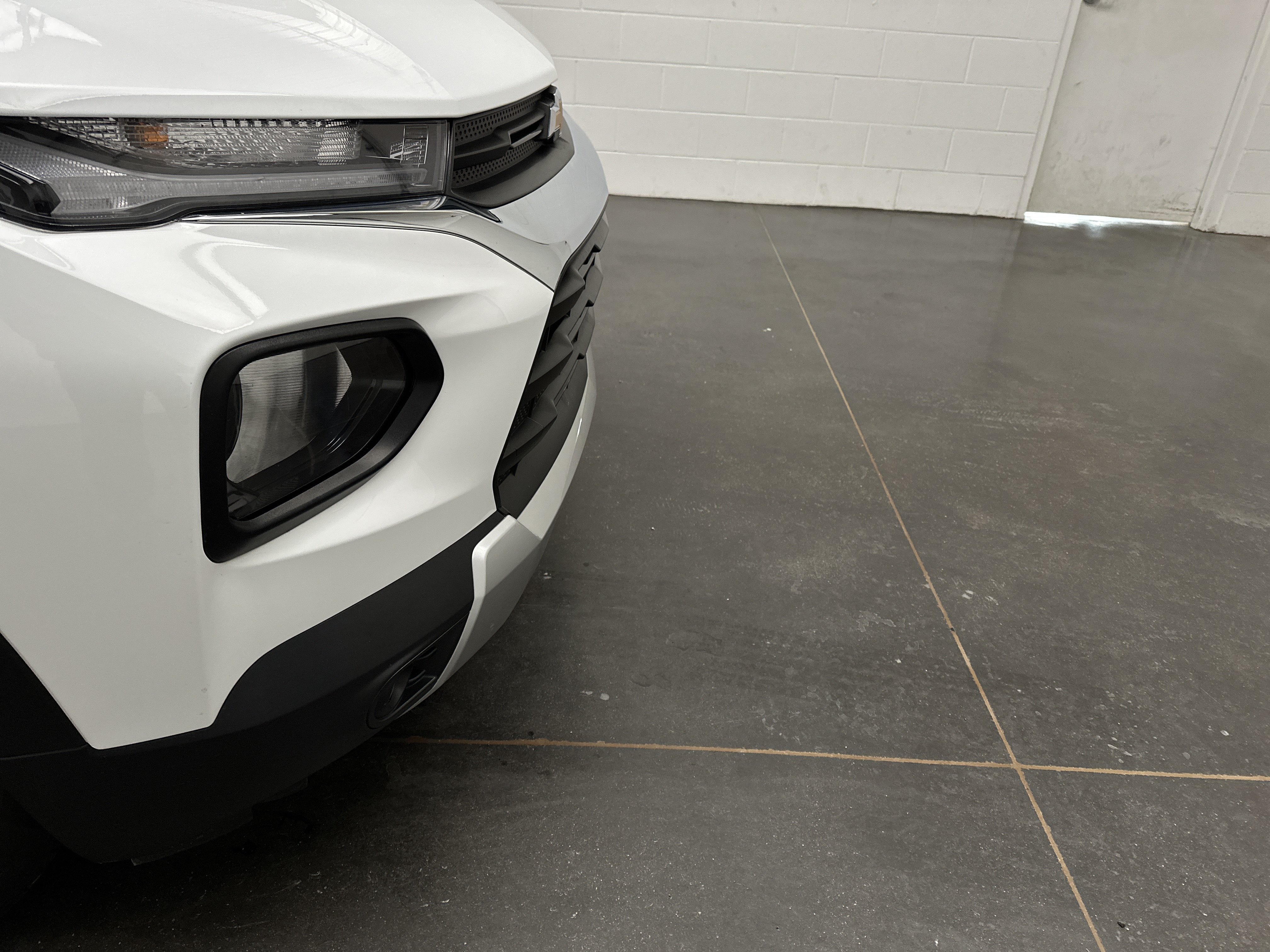 Used 2023 Chevrolet TrailBlazer LT FWD image 2