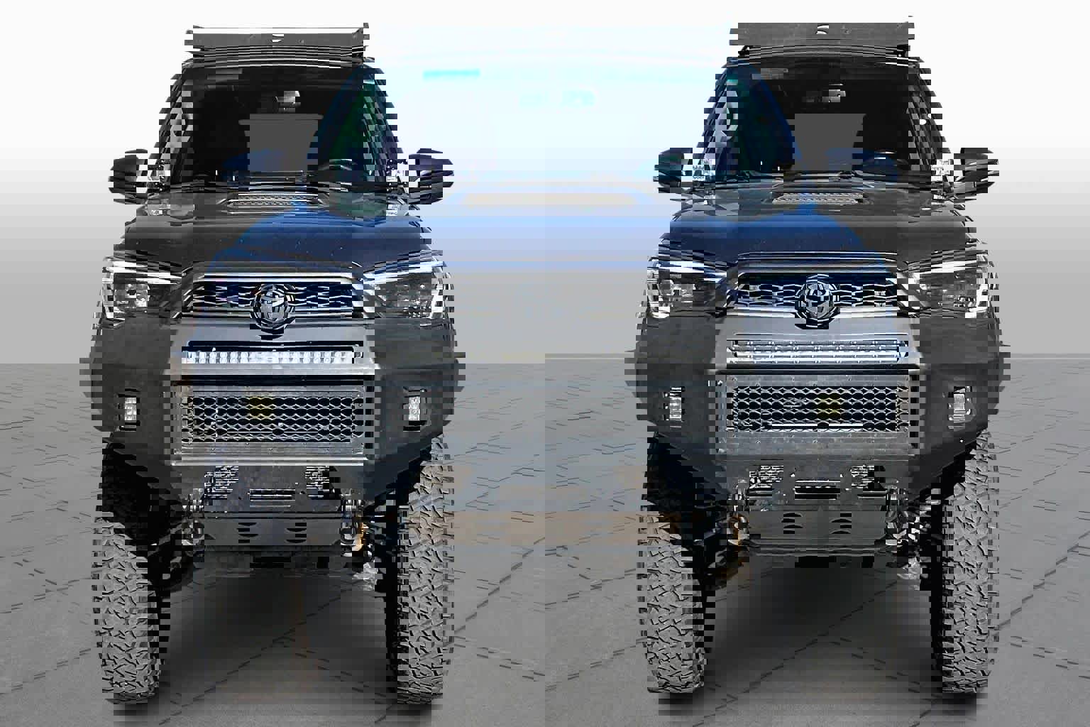 Used 2018 Toyota 4Runner TRD Off-Road image 3