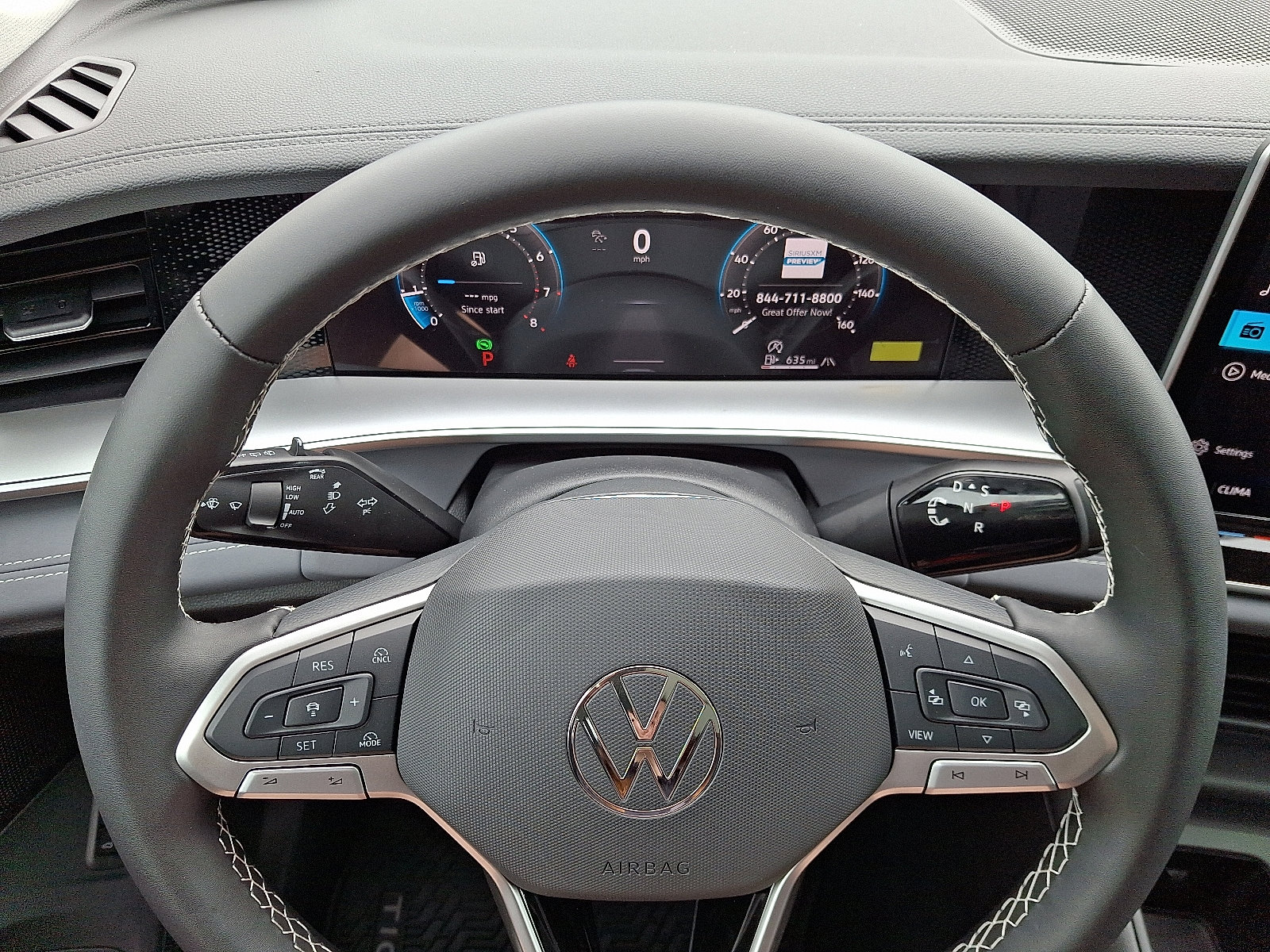 New 2025 Volkswagen Tiguan SE image 10