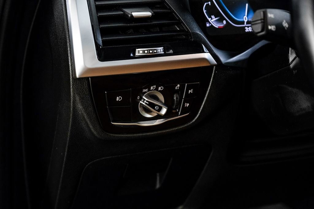 Used 2021 BMW X3 xDrive30e w/ Premium Package image 34