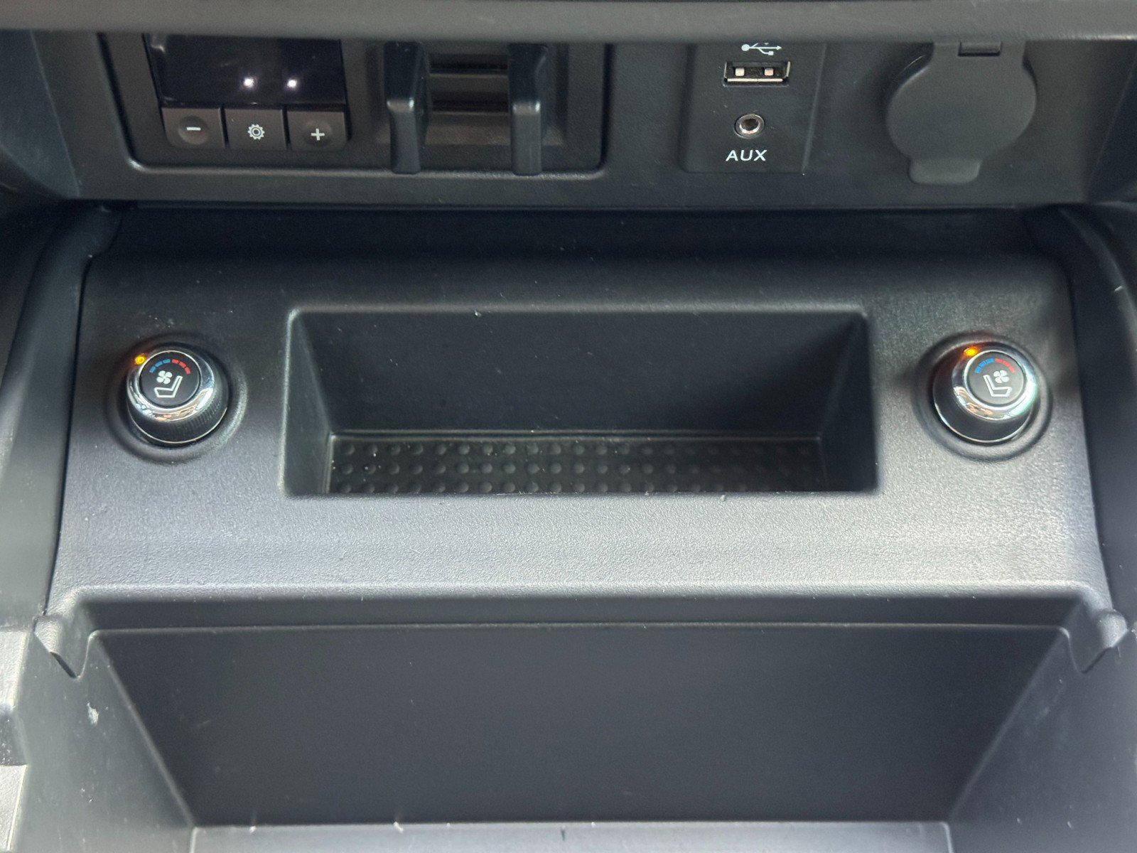 Used 2017 Nissan Titan Platinum Reserve AWD/4WD image 30