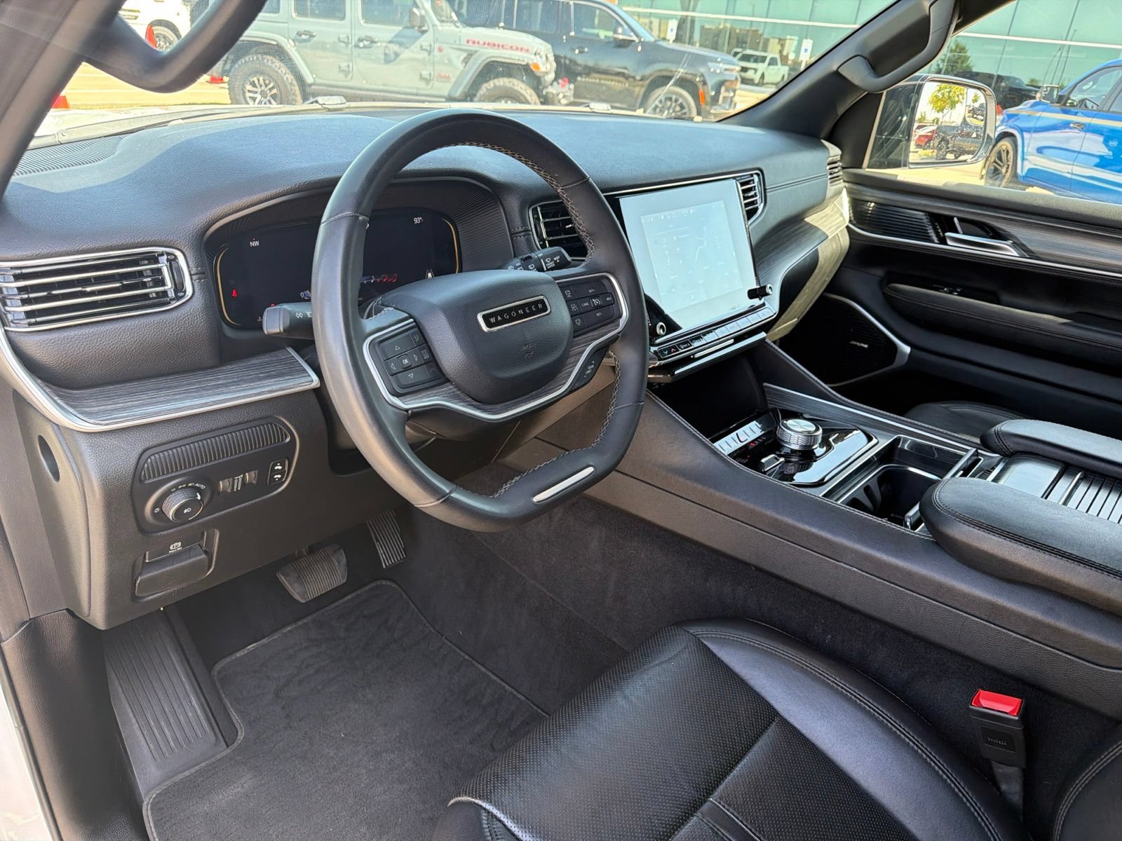 Used 2024 Jeep Wagoneer Series II w/ Flexible Seating Group AWD/4WD image 10