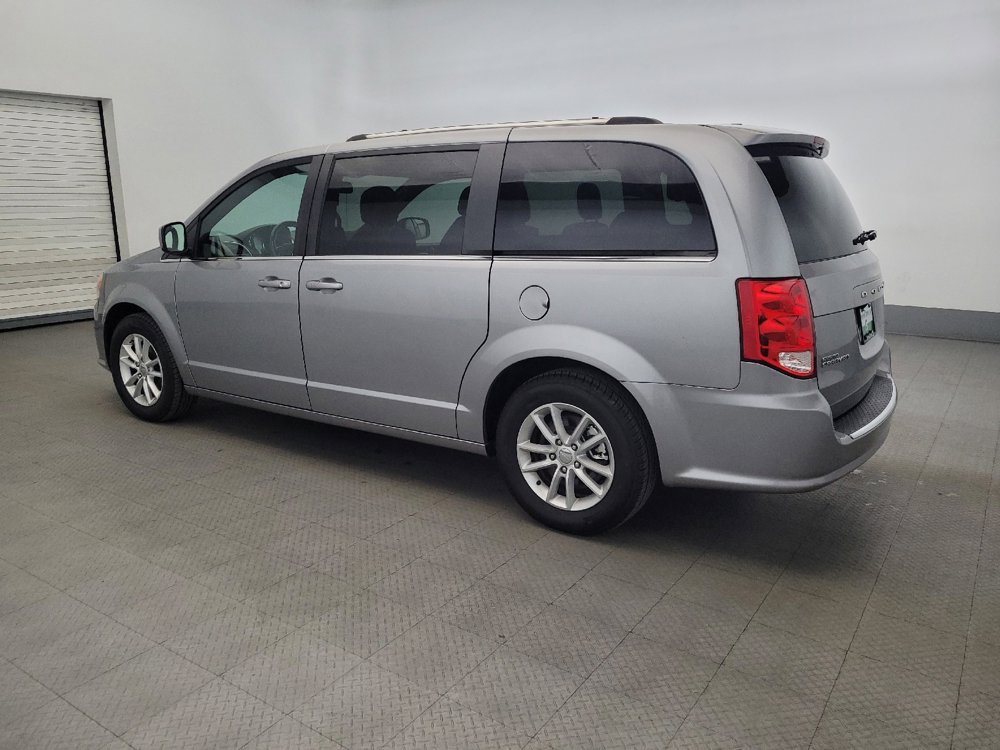 Used 2019 Dodge Grand Caravan SXT FWD image 3