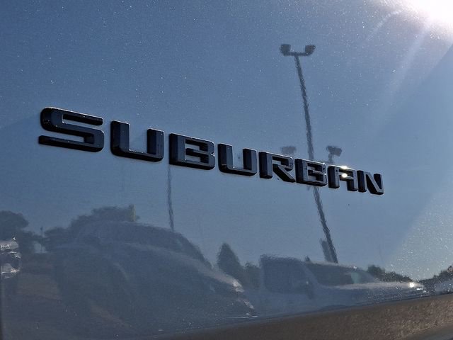 Used 2025 Chevrolet Suburban Z71 AWD/4WD image 32
