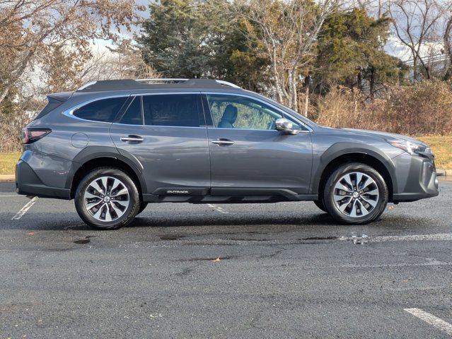 Used 2025 Subaru Outback Touring XT image 4
