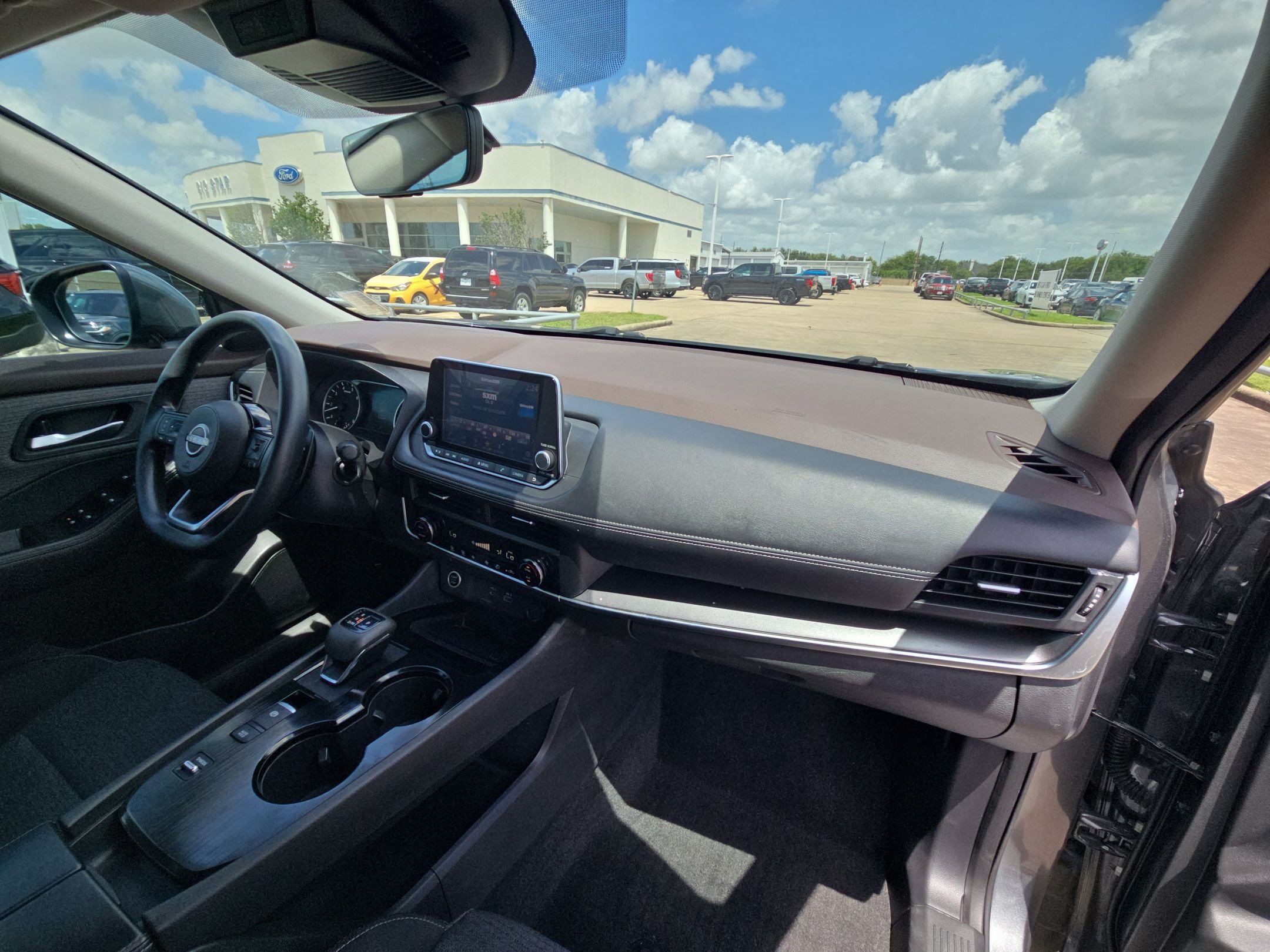 Used 2023 Nissan Rogue SV FWD image 33