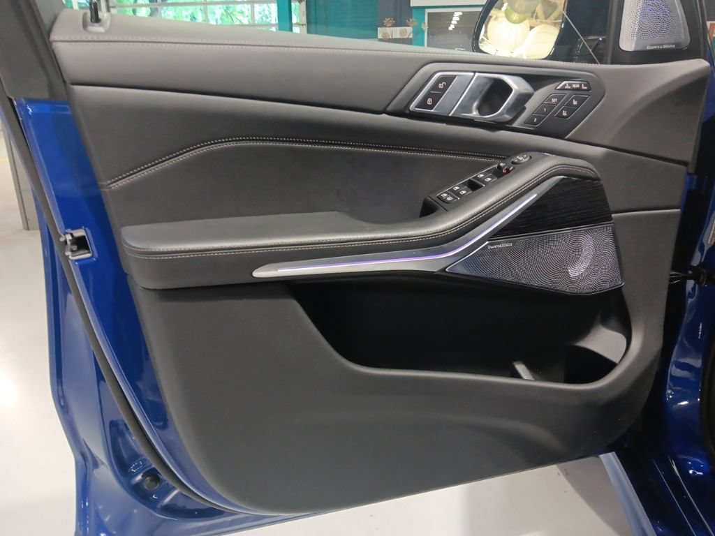 Certified 2026 BMW X7 M60i AWD/4WD image 9