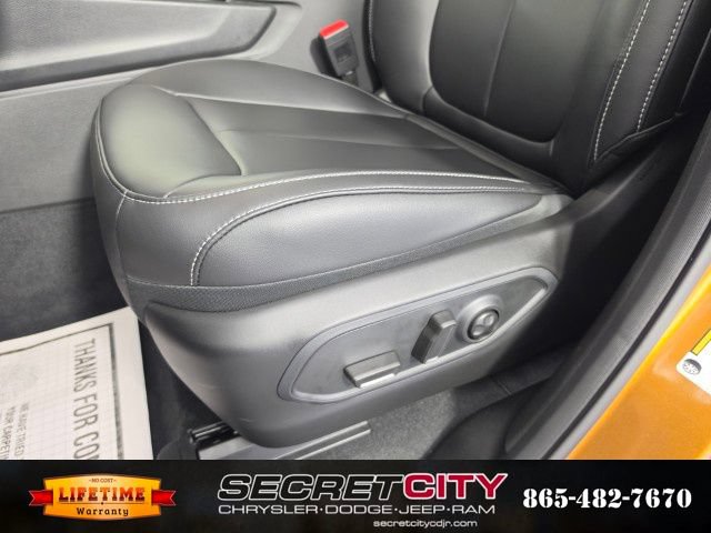 New 2026 Jeep Grand Cherokee Limited w/ Limited Altitude Package AWD/4WD image 14