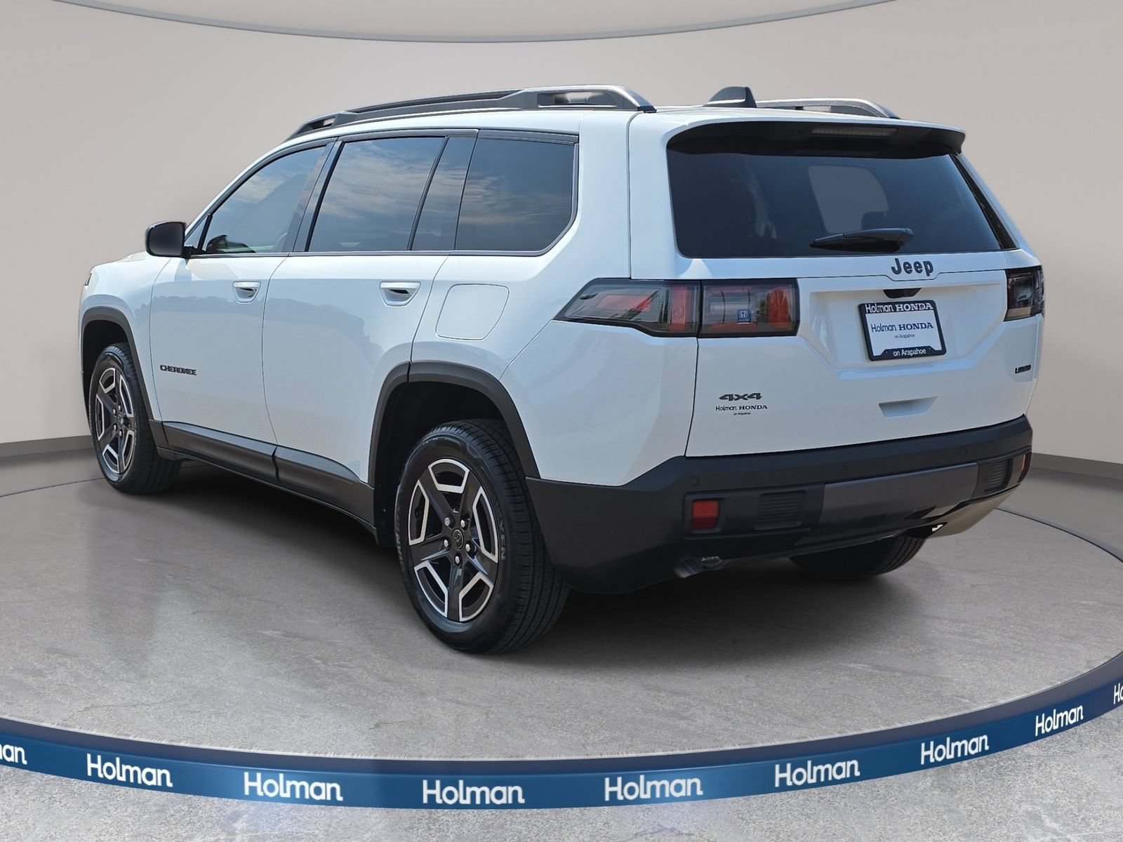 Used 2026 Jeep Cherokee Laredo AWD/4WD image 8