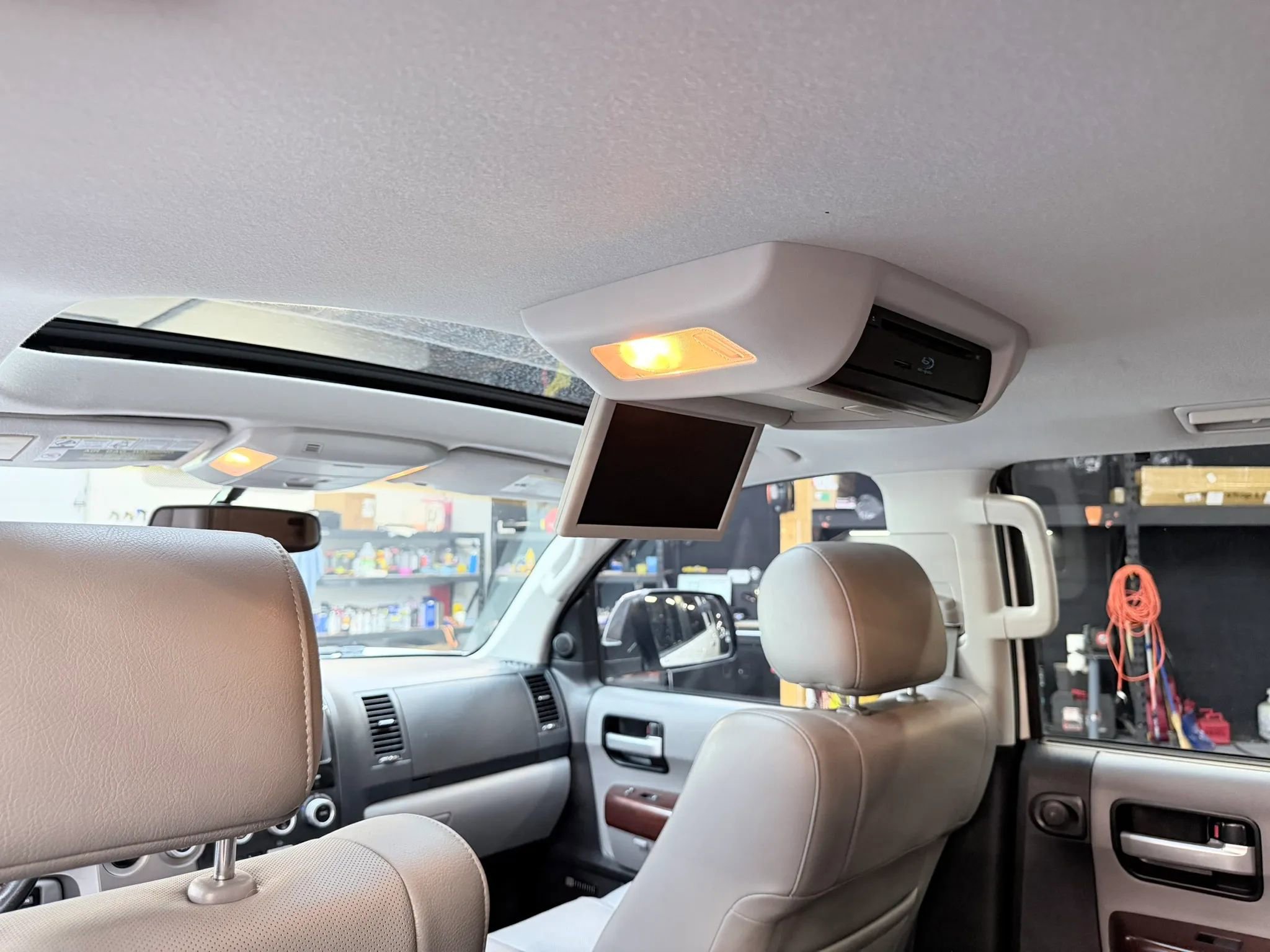 Used 2015 Toyota Sequoia Platinum AWD/4WD image 28