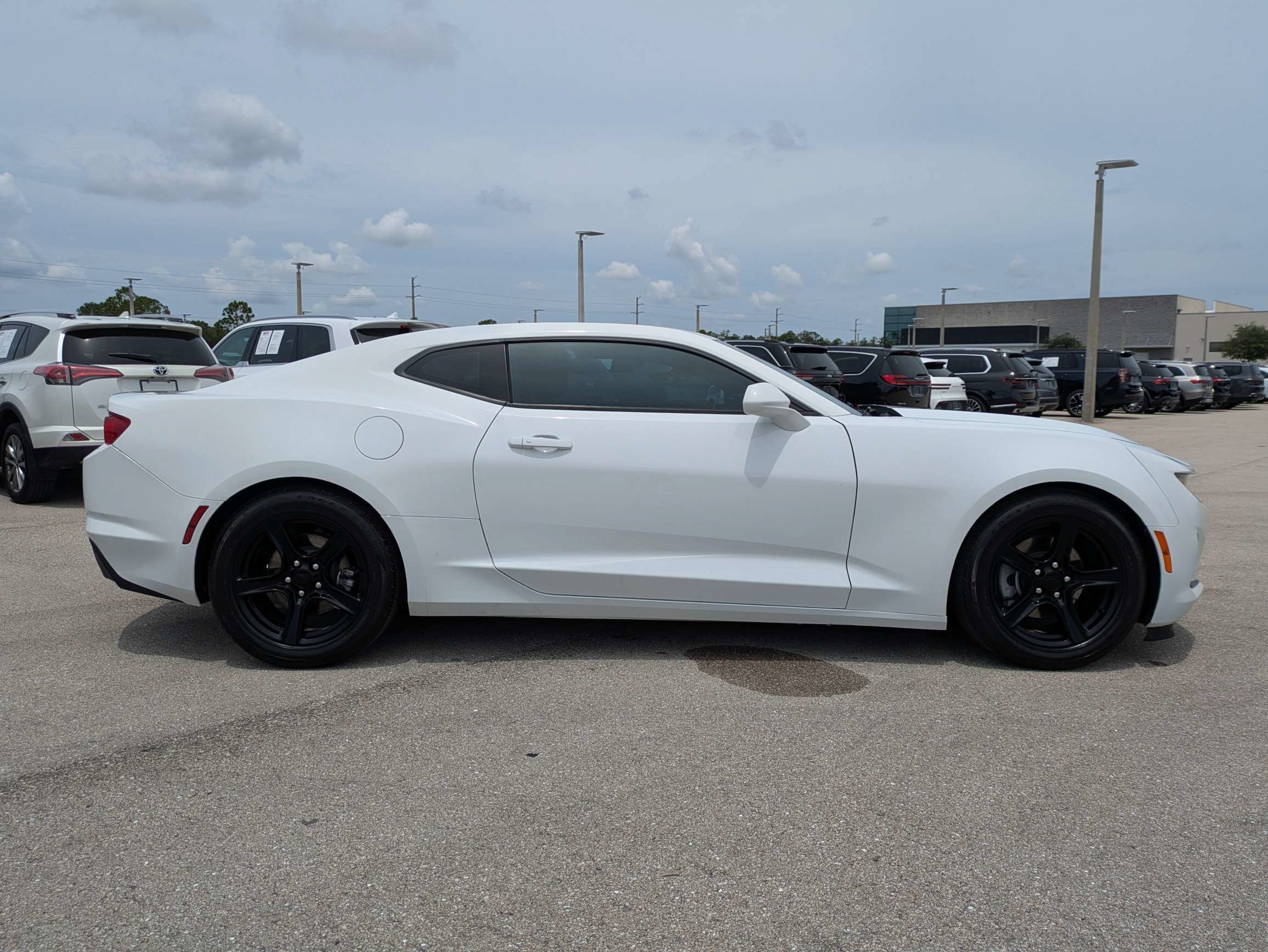 Used 2024 Chevrolet Camaro LT RWD image 4