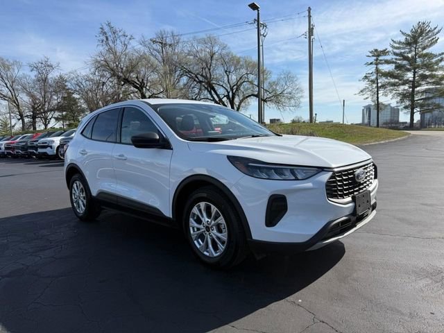 Used 2023 Ford Escape Active w/ Cold Weather Package image 8